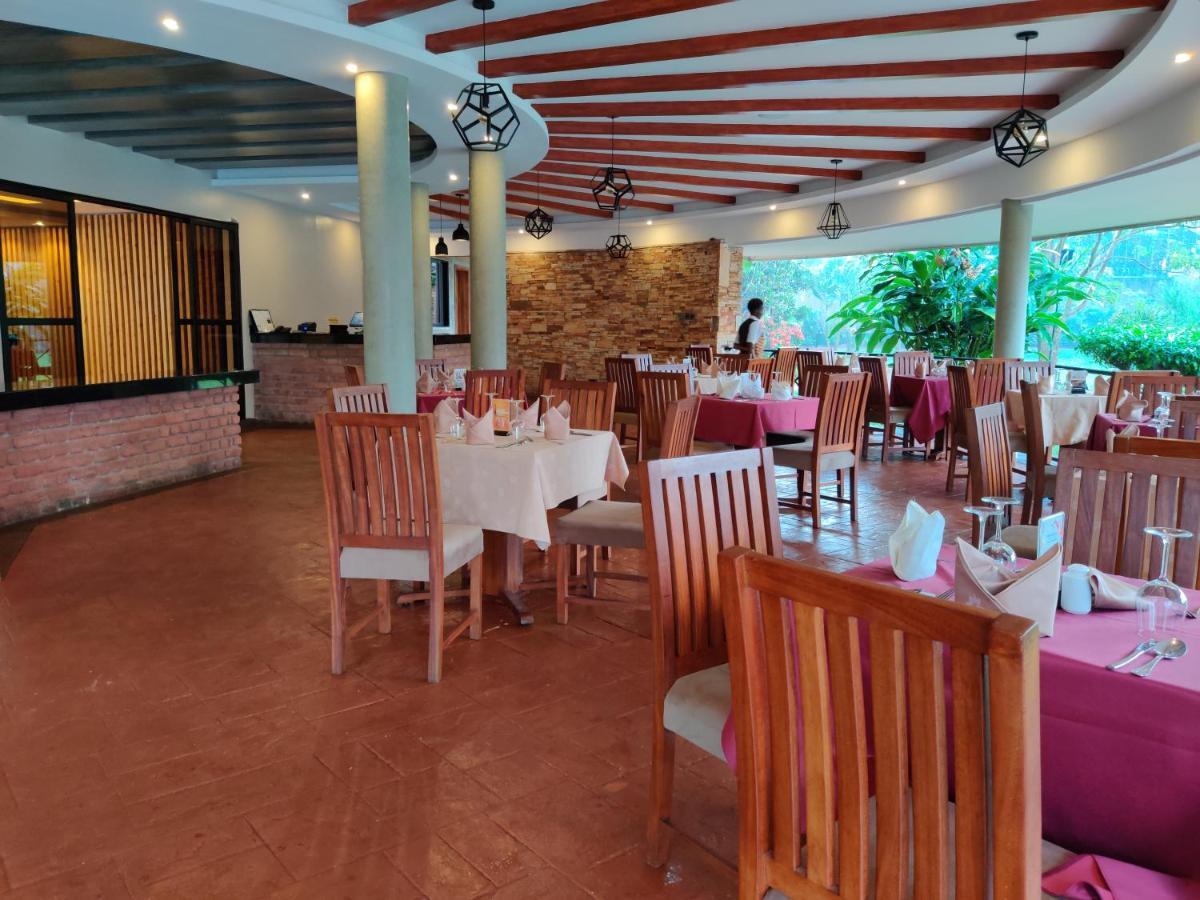 Nile Village Hotel & Spa 진자 외부 사진